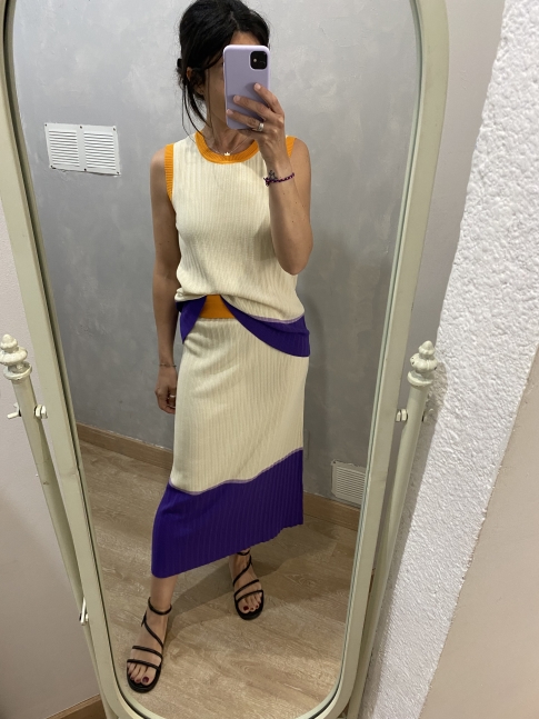 Falda recta midi desagujado