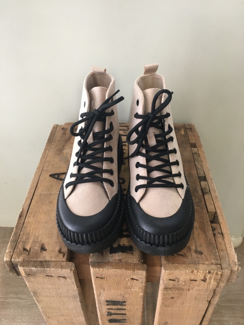 Botín cordones puntera, beige